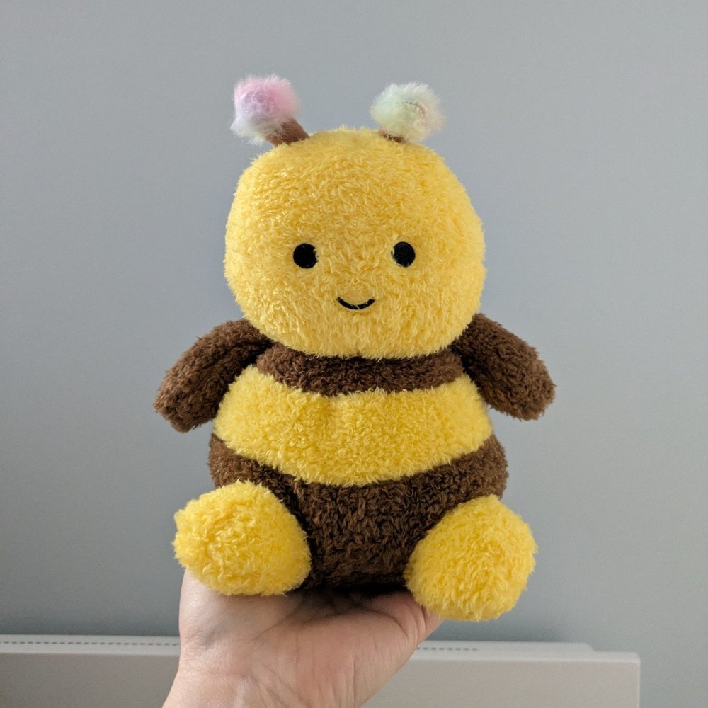 7.5" Bianca Bumble Bee Bum Bumz (no tags)